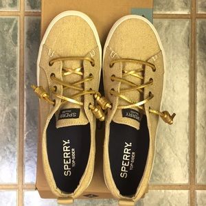 Sperry gold tennis shoes size 7